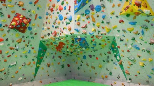 愛知県のクライミング施設「クライミングジム ぼるだー本舗」